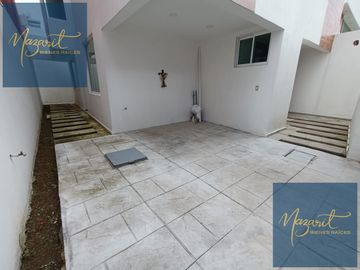 Casa en venta con 3 recamaras, 3 baños completos y roof garden en Acuitlapilco, Tlaxcala.