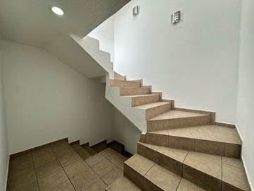 CASA AMUEBLADA EN RENTA EN METEPEC DE 2 RECAMARAS, CERCANA A ESTACION DE TREN