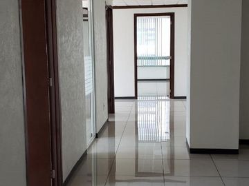 Edificio Comercial en renta en el Centro de la CDMX de 4 niveles con 442 m2 por planta y elevador