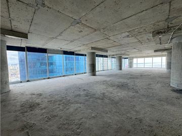 Venta de oficinas en el edificio OCEANIA BUSINESS PLAZA | Punta P