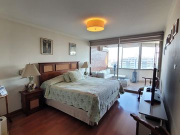 Departamento Penthouse en exclusivo sector de Las Condes.