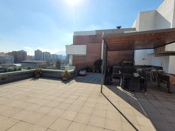 Departamento Penthouse en exclusivo sector de Las Condes.