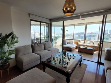 Departamento Penthouse en exclusivo sector de Las Condes.