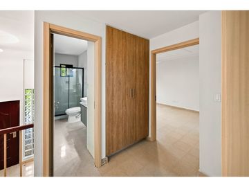 Dúplex Totalmente Renovado en Altos de Miraflores