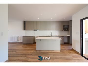 VENTA CASA TRES CERRITOS CALLE PETIRIBIES