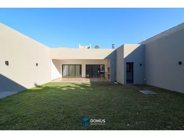 VENTA CASA TRES CERRITOS CALLE PETIRIBIES