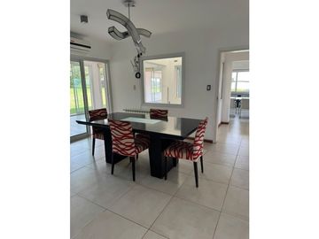CAUSANA CASA EN UNA PLANTA C/3 DORMITORIOS EN ALQUILER PERMANENTE