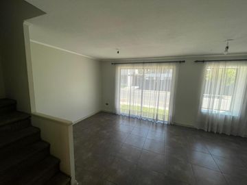VENTA CASA EN CONDOMINIO MAIPÚ SEGURIDAD 24/7 4D-3B-2E