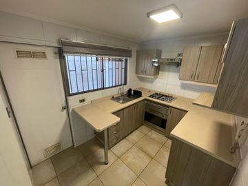 VENTA CASA EN CONDOMINIO MAIPÚ SEGURIDAD 24/7 4D-3B-2E