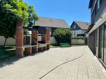 VENTA CASA EN CONDOMINIO MAIPÚ SEGURIDAD 24/7 4D-3B-2E
