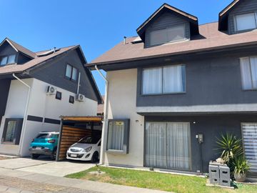 VENTA CASA EN CONDOMINIO MAIPÚ SEGURIDAD 24/7 4D-3B-2E