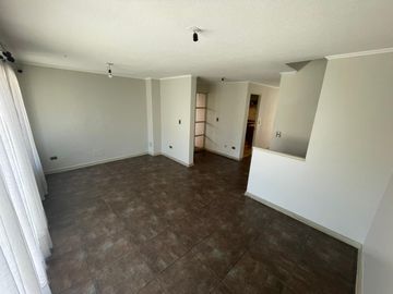 VENTA CASA EN CONDOMINIO MAIPÚ SEGURIDAD 24/7 4D-3B-2E