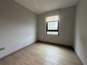 EN VENTA MODERNO DEPARTAMENTO EN EDIFICIO PEÑON ORIENTE