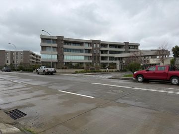 EN VENTA MODERNO DEPARTAMENTO EN EDIFICIO PEÑON ORIENTE
