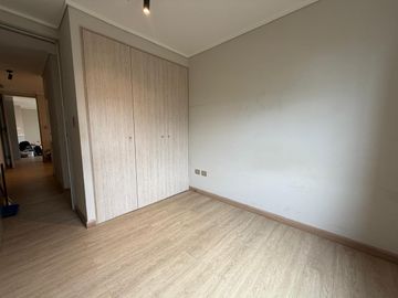 EN VENTA MODERNO DEPARTAMENTO EN EDIFICIO PEÑON ORIENTE