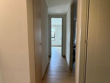 EN VENTA MODERNO DEPARTAMENTO EN EDIFICIO PEÑON ORIENTE