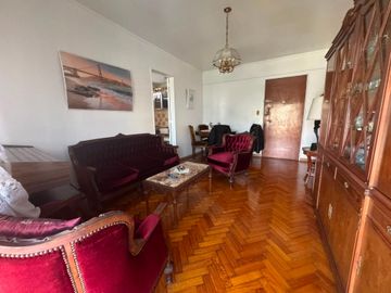 Venta departamento 3 ambientes flores