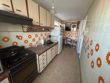 Venta departamento 3 ambientes flores