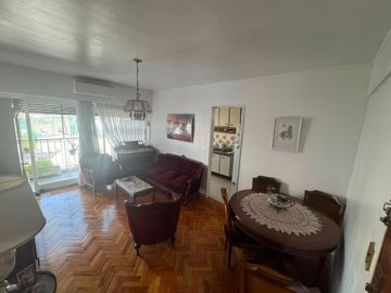 Venta departamento 3 ambientes flores