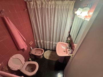 Venta departamento 3 ambientes flores