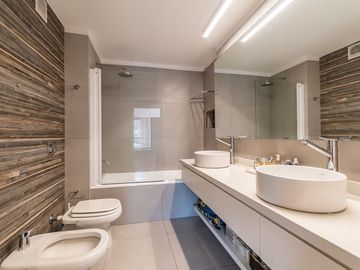 DEPARTAMENTO 3 AMBIENTES VENTA LAS CAÑITAS COCHERA