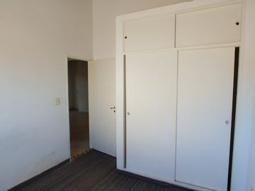 Departamento Tipo Casa en alquiler en Lanus Este