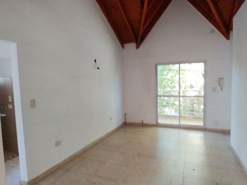 Departamento Tipo Casa en alquiler en Lanus Este