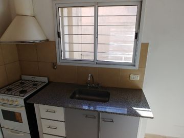Departamento Tipo Casa en alquiler en Lanus Este