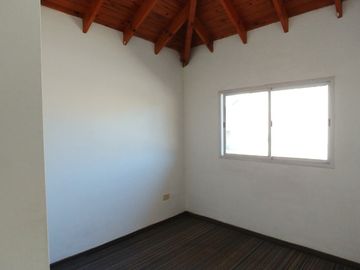 Departamento Tipo Casa en alquiler en Lanus Este