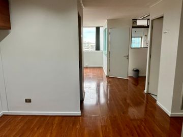 ESTUPENDA OFICINA EN ARRIENDO DE 45 M CON ESTACIONAMIENTO