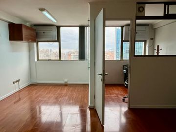ESTUPENDA OFICINA EN ARRIENDO DE 45 M CON ESTACIONAMIENTO