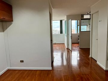 ESTUPENDA OFICINA EN ARRIENDO DE 45 M CON ESTACIONAMIENTO
