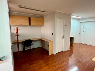 ARRIENDO OFICINA 2HAB 2BA LAS CONDES