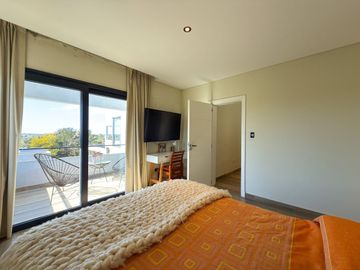 VENTA CASA EN BARRIO GOLF – TANDIL