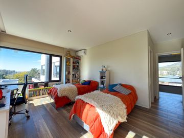 VENTA CASA EN BARRIO GOLF – TANDIL