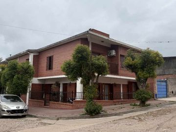 VENTA CASA 4 DORM B° CHIJRA