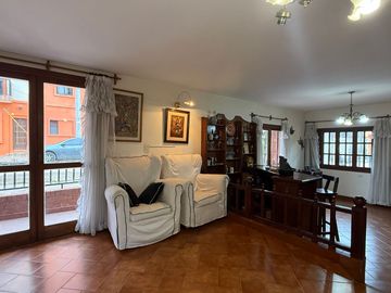 VENTA CASA 4 DORM B° CHIJRA