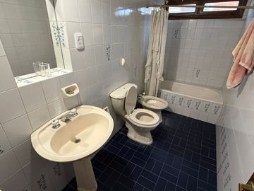 VENTA CASA 4 DORM B° CHIJRA