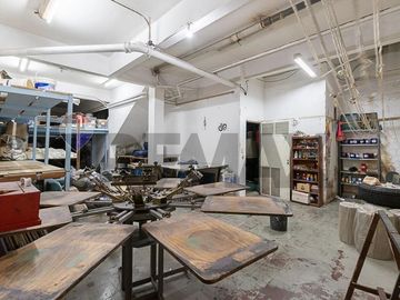 LOCAL COMERCIAL AL FTE-DEPOSITO-SOTANO -340 M2 APX