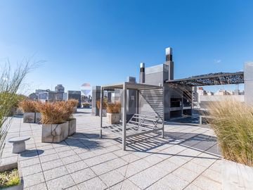 ALQUILER DEPTO. 2 AMB. C/COCHERA - AMENITIES