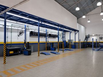 EN ALQUILER GALPÓN COMERCIAL 640 MT2 - CIUDADELA