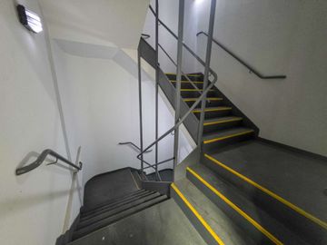ALQUILER OFICINAS  - Edificio Corporativo 276 m²