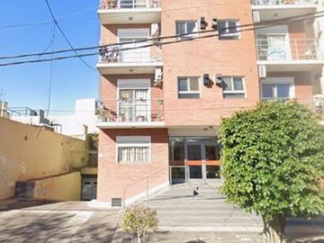 VENTA DE 1 COCHERA CUBIERTA EN LOMAS DE ZAMORA