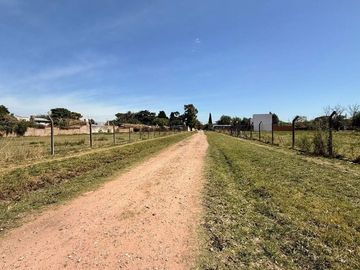 LOTE EN VENTA DE 382M2 EN BURZACO
