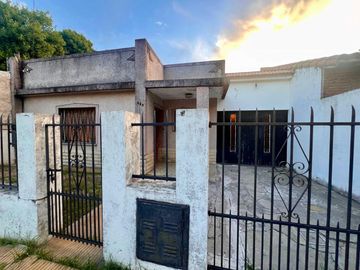 VENTA CASA 3 AMBIENTES EN EZEIZA APTA CREDITO