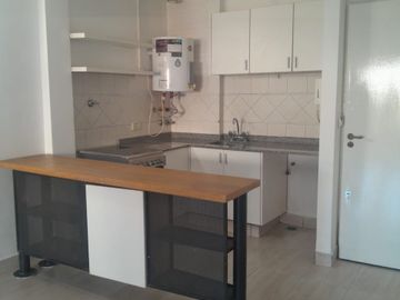 Venta Amplio Departamento Monoambiente en Florida