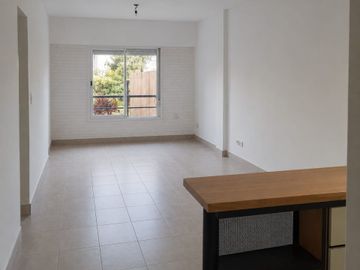 Venta Amplio Departamento Monoambiente en Florida