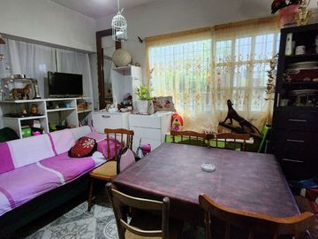 VENTA CASA 4 AMBIENTES A REFACCIONAR EN VERSALLES