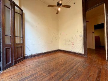 Venta ph 3 ambientes con balcon a refaccionar caba