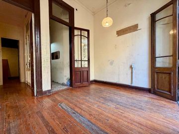 Venta ph 3 ambientes con balcon a refaccionar caba